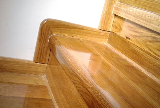 Как покрасить деревянную лестницу | Блог Ангстрем