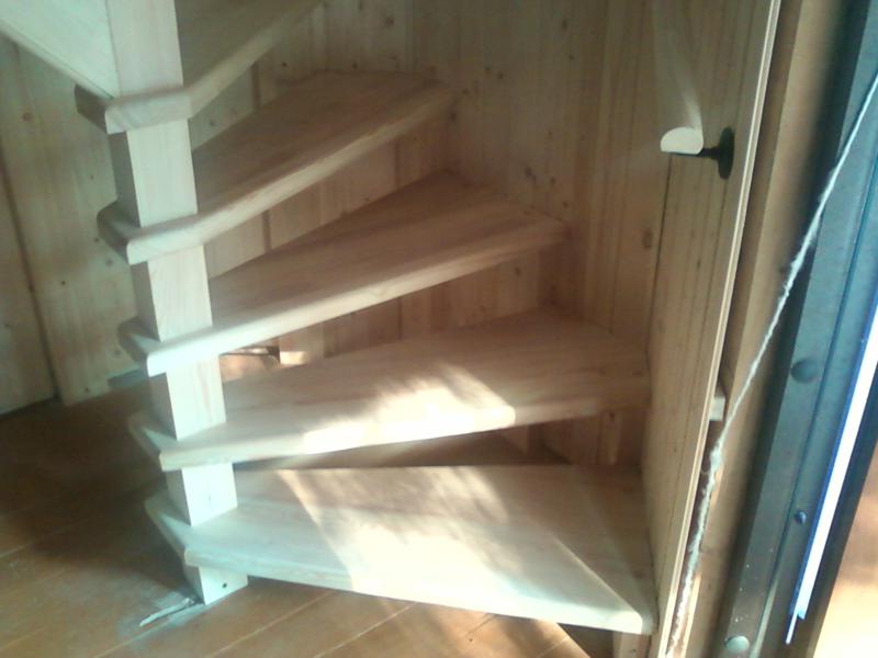 Прямая лестница для дома своими руками